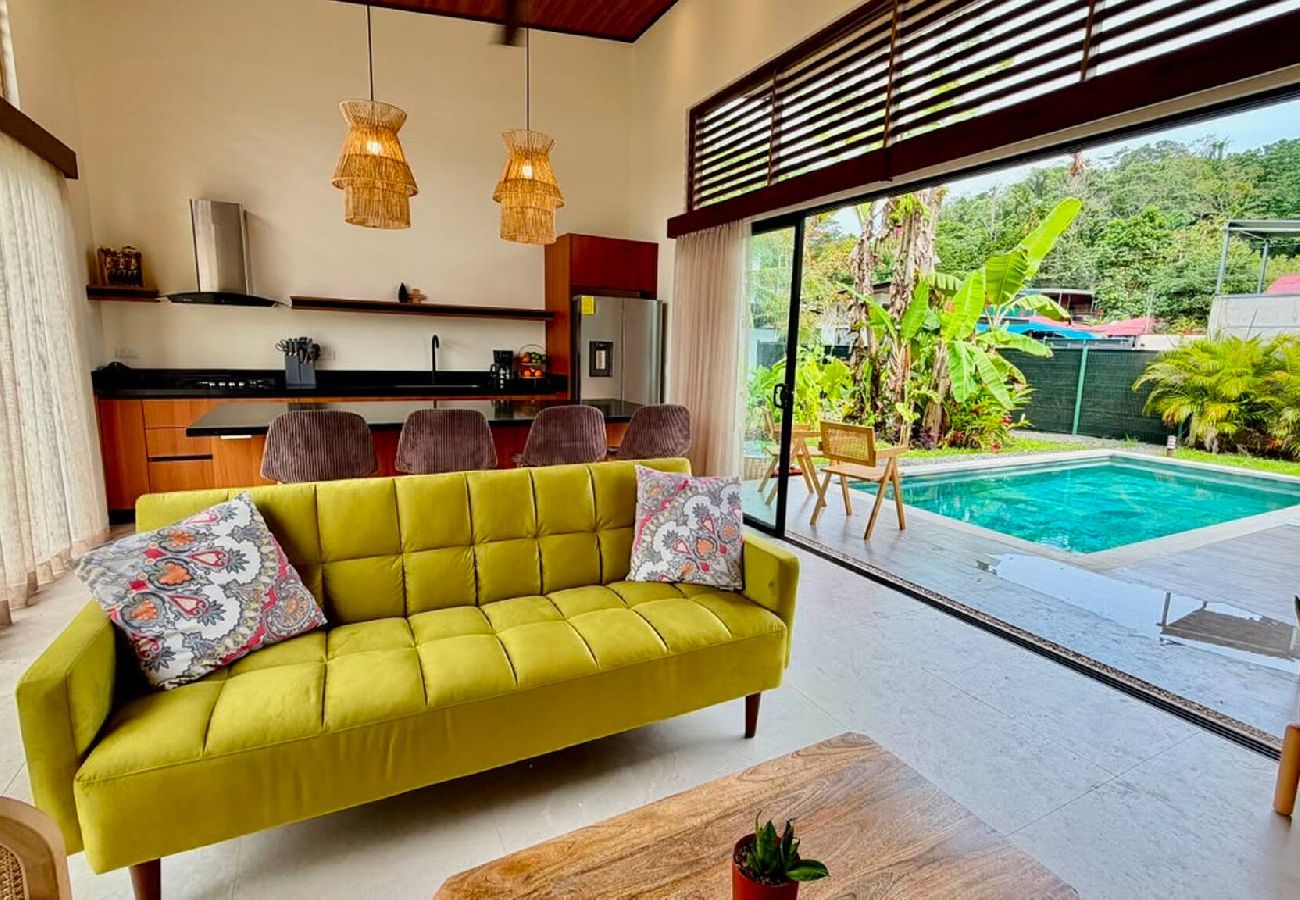 Casa en Puerto Viejo - Casa Patacon, nueva, centríca, piscina priv.